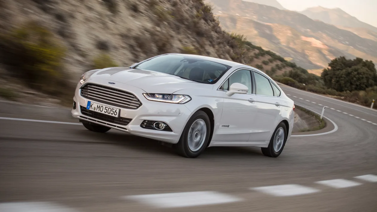 Ford Mondeo Hybrid 06